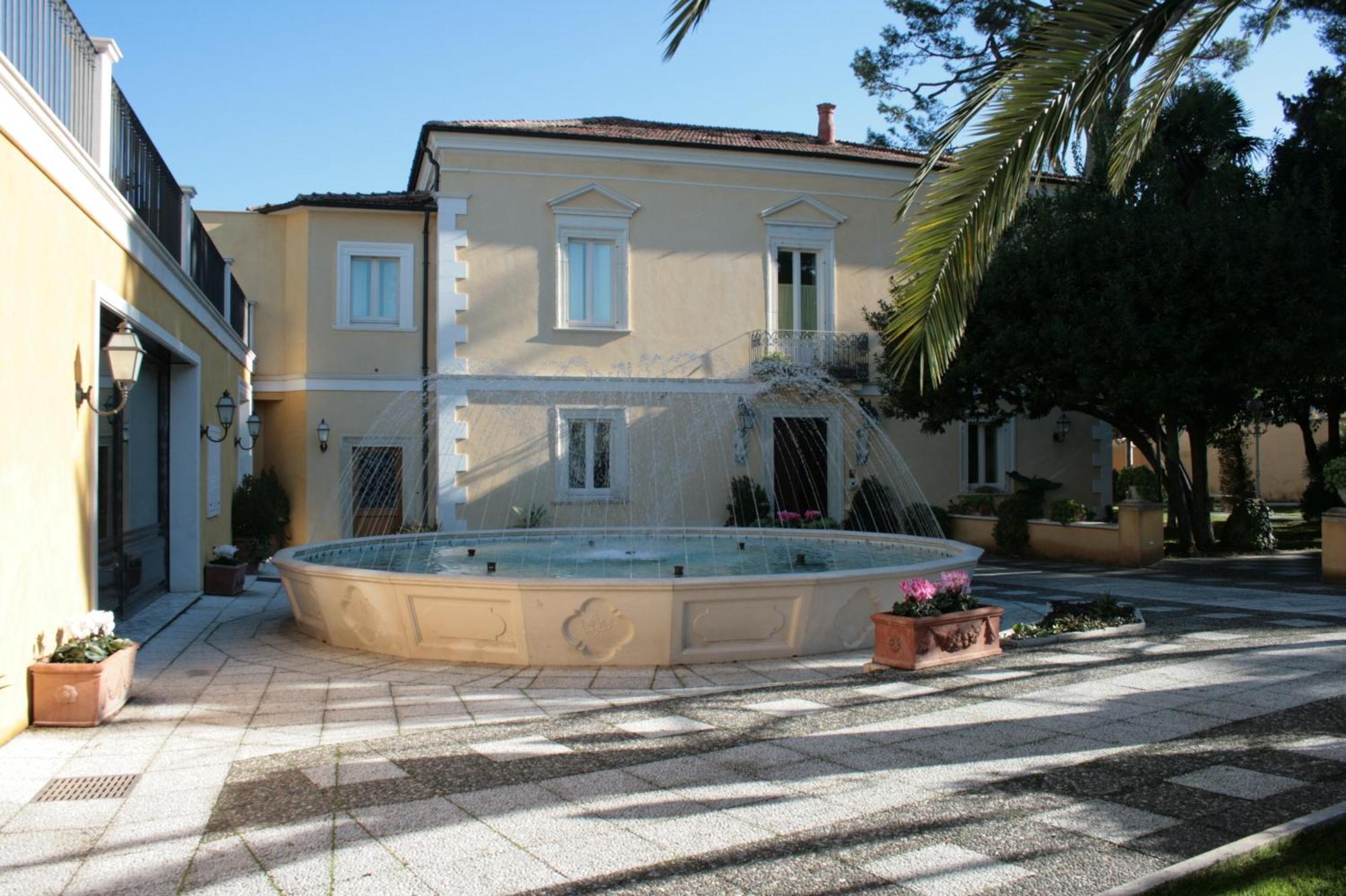 Regis Resort & Wellness Turrivalignani Exterior foto