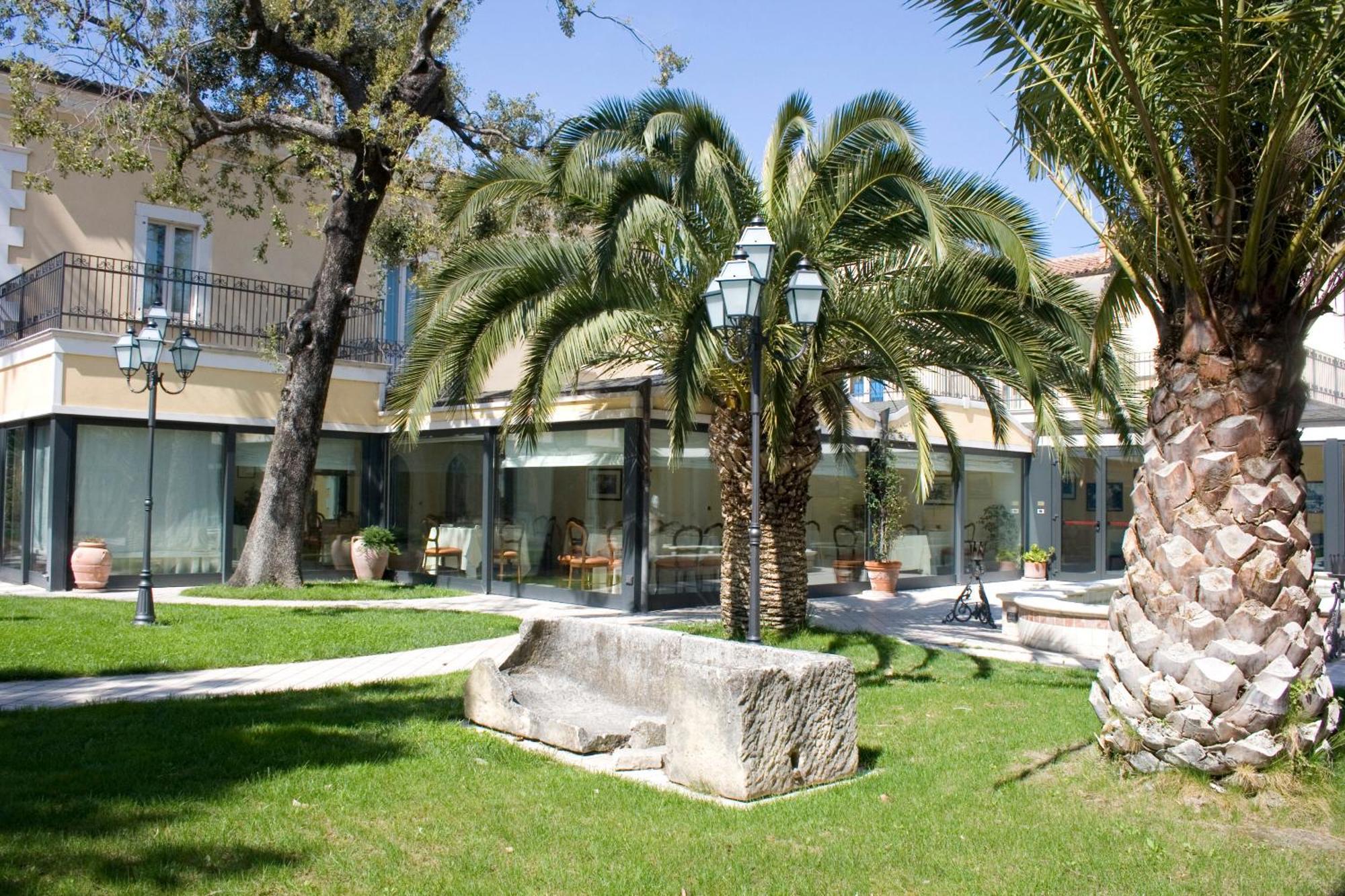 Regis Resort & Wellness Turrivalignani Exterior foto