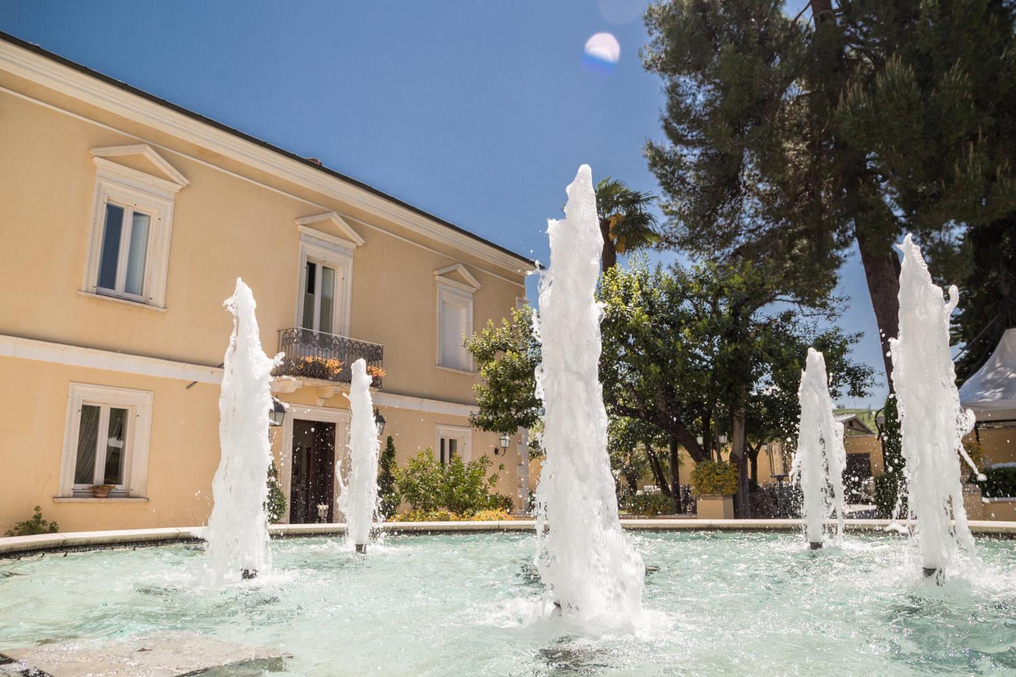 Regis Resort & Wellness Turrivalignani Exterior foto