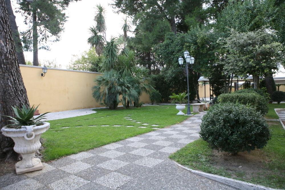 Regis Resort & Wellness Turrivalignani Exterior foto