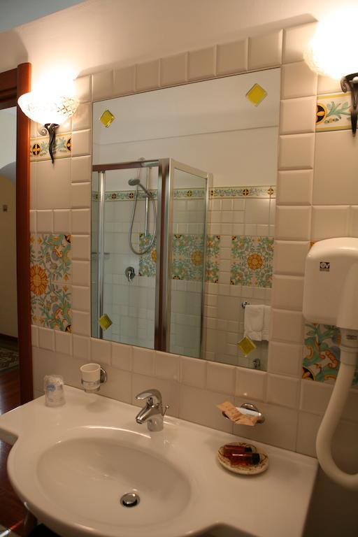 Regis Resort & Wellness Turrivalignani Habitación foto